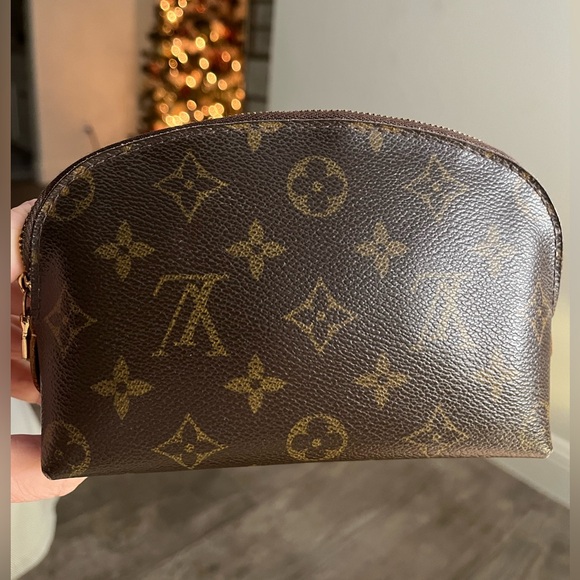 Louis Vuitton Monogram cosmetic pouch M47515 makeup bag - Picture 2 of 16
